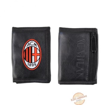 Portafoglio Milan a strappo...